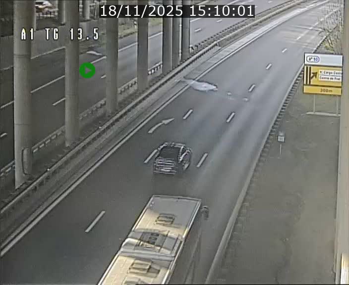 Traffic live webcam Luxembourg Senningen - A1 direction Luxembourg - BK 13.5