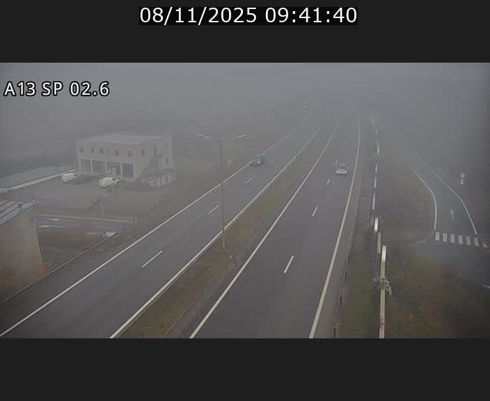 Traffic live webcam Luxembourg Sanem - A13 direction Pétange - BK 2.6