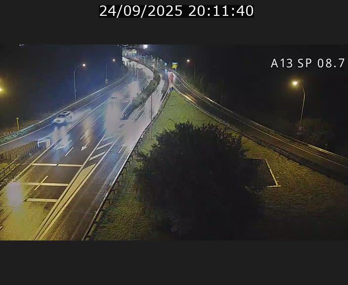 Traffic live webcam Luxembourg Jonction Lankelz - A13 direction Pétange - BK 8.7 