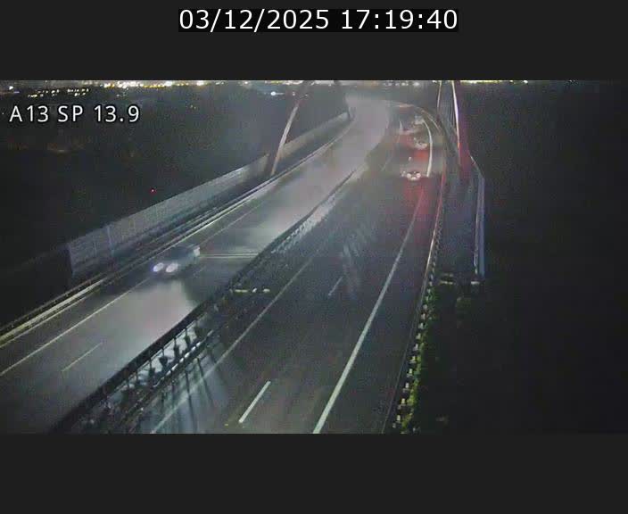 Traffic live webcam Luxembourg Kayl - A13 direction Esch-sur-Alzette/Luxembourg-ville - BK 13.9