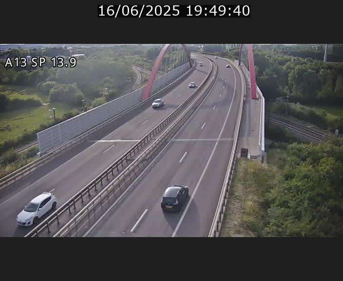 Traffic live webcam Luxembourg Kayl - A13 direction Esch-sur-Alzette/Luxembourg-ville - BK 13.9