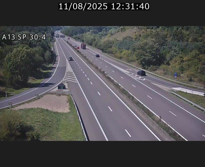 Traffic live webcam Luxembourg Altwies - A13 direction Luxembourg-ville - BK 30.4