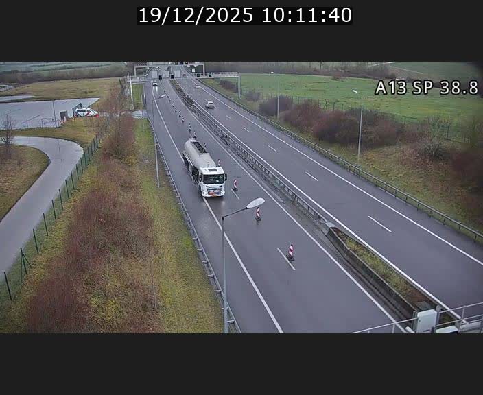 Webcam autoroute A13 à l'entrée ouest du tunnel Markusbierg à Schengen. Vue orientée vers le tunnel et l'Allemagne
