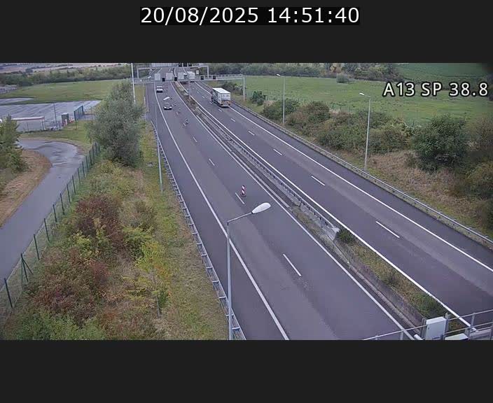 Webcam autoroute A13 à l'entrée ouest du tunnel Markusbierg à Schengen. Vue orientée vers le tunnel et l'Allemagne