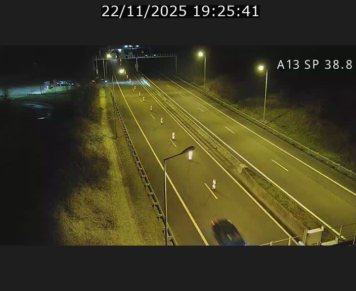 Webcam autoroute A13 à l'entrée ouest du tunnel Markusbierg à Schengen. Vue orientée vers le tunnel et l'Allemagne