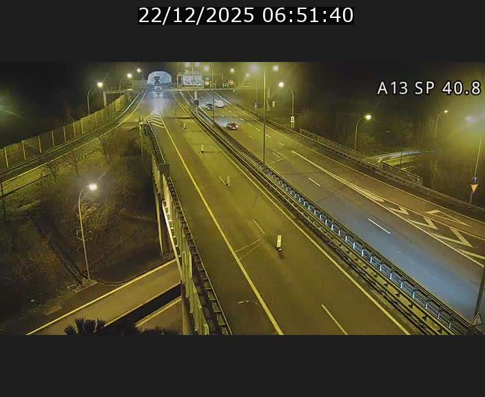 Webcam avec vue sur l'entrée côté allemand du tunnel Markusbierg à Schengen. Vue orientée vers le tunnel et Bettembourg