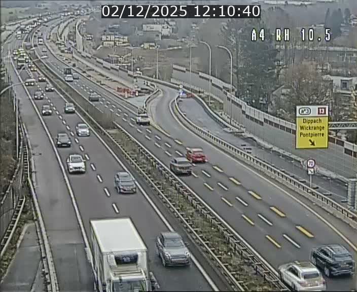Traffic live webcam Luxembourg Pontpierre - A4 - BK 10.5 - direction Luxembourg