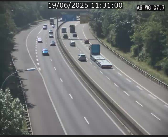 Traffic live webcam Luxembourg - Bridel - A6 - BK 7.7 - direction Belgique