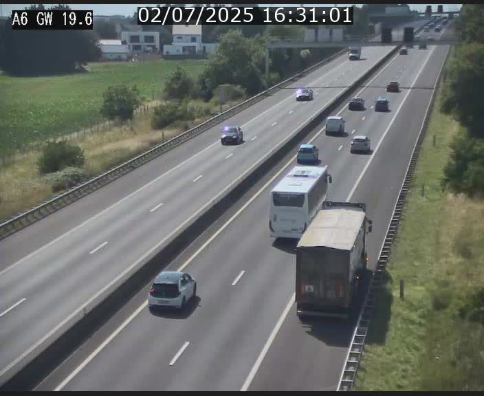 Traffic live webcam Luxembourg - Steinfort - A6 - BK 19.6 - direction Belgique