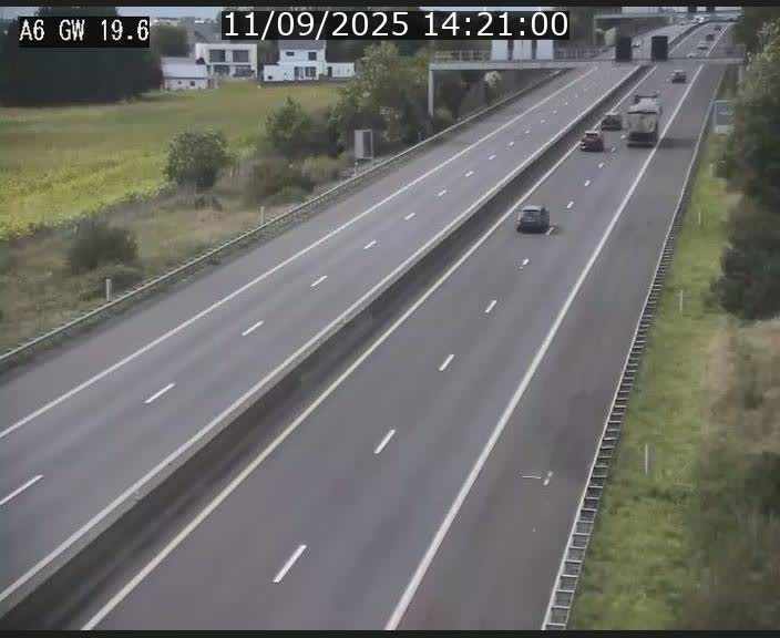 Traffic live webcam Luxembourg - Steinfort - A6 - BK 19.6 - direction Belgique