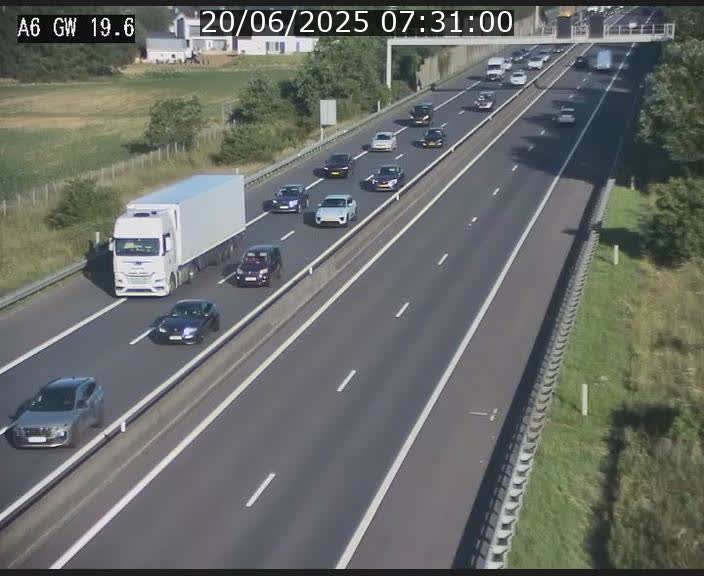 Traffic live webcam Luxembourg - Steinfort - A6 - BK 19.6 - direction Belgique