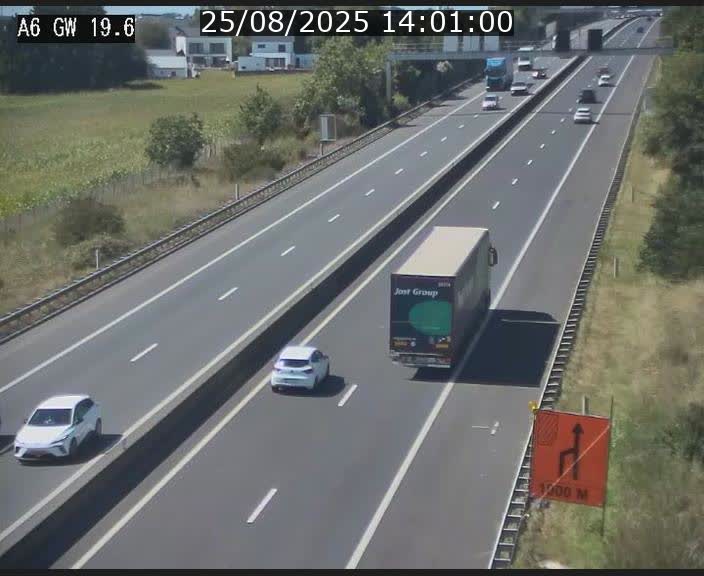 Traffic live webcam Luxembourg - Steinfort - A6 - BK 19.6 - direction Belgique