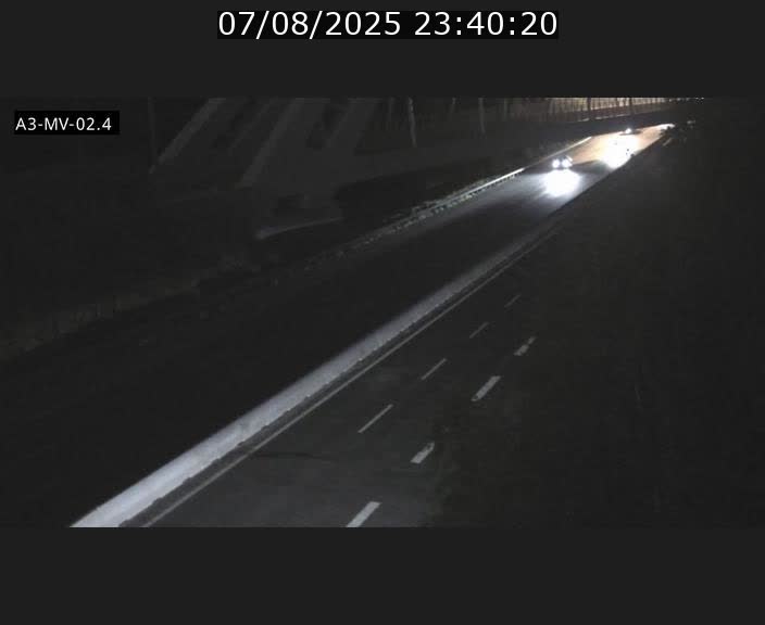 Webcam autoroute de la France (A3) au Luxembourg à Fentange, à proximité de la Croix de Gasperich. Vue orientée vers la Cloche d'Or