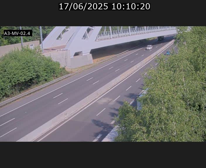 Webcam autoroute de la France (A3) au Luxembourg à Fentange, à proximité de la Croix de Gasperich. Vue orientée vers la Cloche d'Or