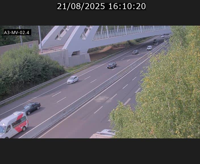 Webcam autoroute de la France (A3) au Luxembourg à Fentange, à proximité de la Croix de Gasperich. Vue orientée vers la Cloche d'Or