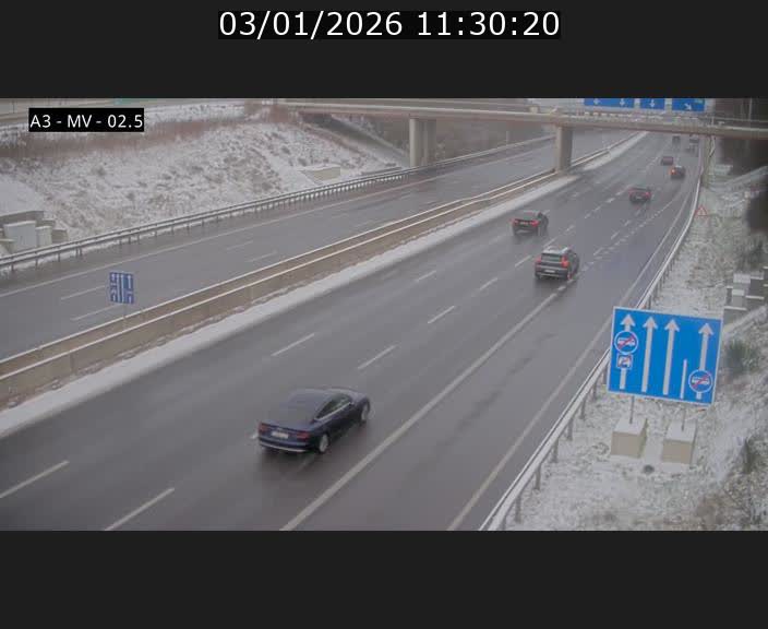 Webcam autoroute A3 au Luxembourg à proximité de la Croix de Gasperich. Vue orientée vers Luxembourg