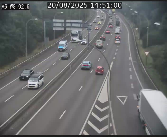 Traffic live webcam Luxembourg Croix de Cessange - A6 - BK 2.6 - direction France/Allemagne