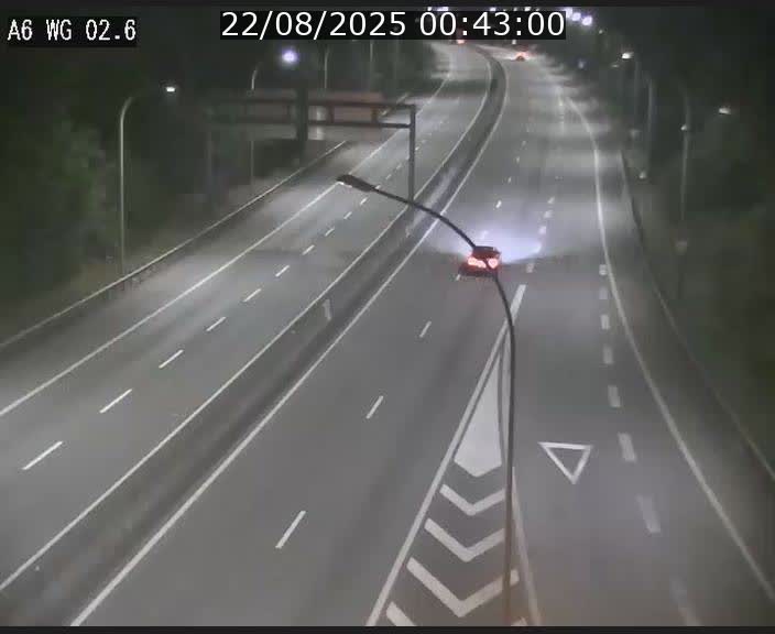 Traffic live webcam Luxembourg Croix de Cessange - A6 - BK 2.6 - direction France/Allemagne