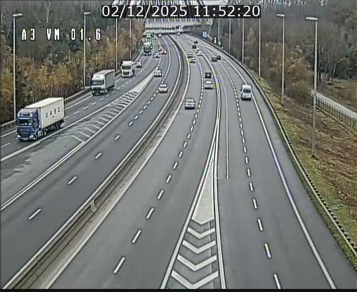 Traffic live webcam Luxembourg - Croix de Gasperich - A3 - BK 1.6 - direction France/Aire de Berchem