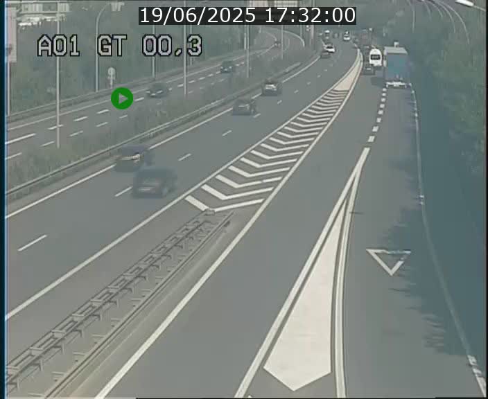 Traffic live webcam Luxembourg Croix de Gasperich - A1 direction Kirchberg - BK 0.3