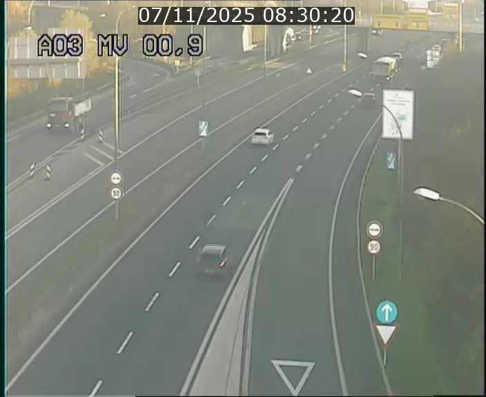 Traffic live webcam Luxembourg Croix de Gasperich - A3 - BK 0.4 - direction Luxembourg