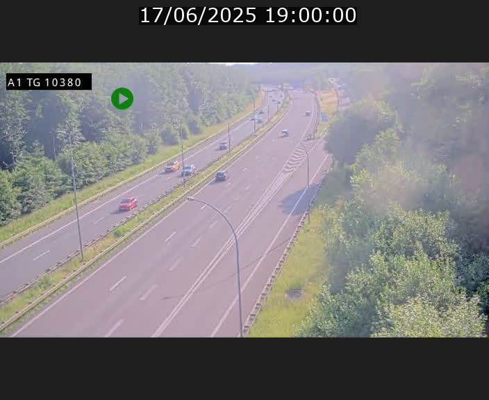 Traffic live webcam Luxembourg Senningerberg - A1 direction Luxembourg Kirchberg - BK 10.3