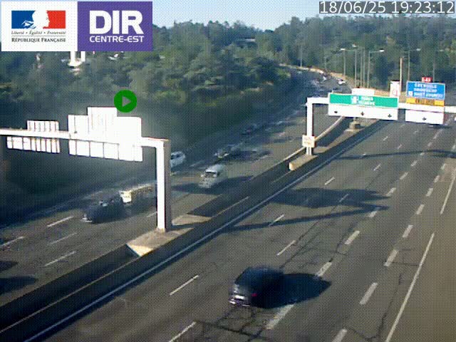 Caméra de circulation routière sur le boulevard périphérique Laurent Bonnevay de Lyon (D383) à hauteur de Bron, avant la jonction avec l'A43. Vue orientée vers l'échangeur