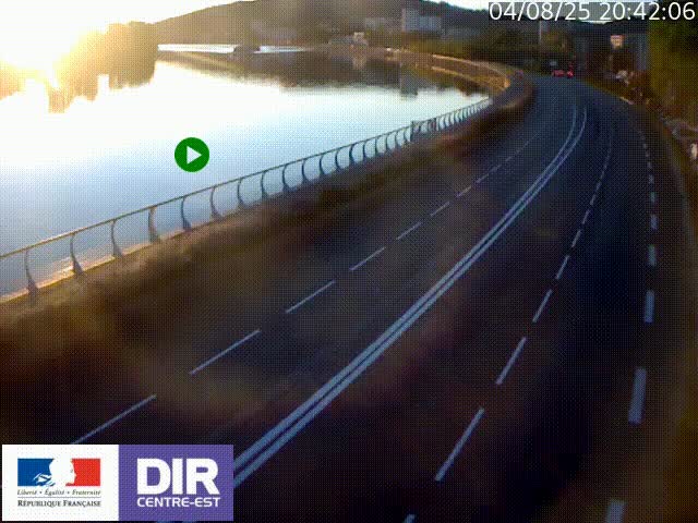 Webcam sur le quai Parjot à Vienne, aux Portes de Lyon, sur la Nationale 7, à la jonction avec le boulevard du Rhône-nord (D1407), caméra orientée vers Lyon