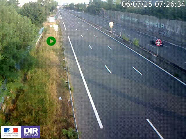 Webcam à Bron sur l'A43 à la jonction avec le boulevard périphérique de Lyon (D383). Vue orientée vers Lyon