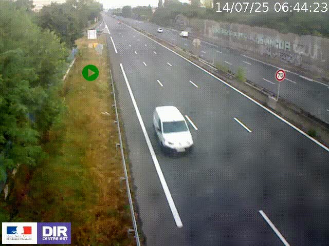 Webcam à Bron sur l'A43 à la jonction avec le boulevard périphérique de Lyon (D383). Vue orientée vers Lyon
