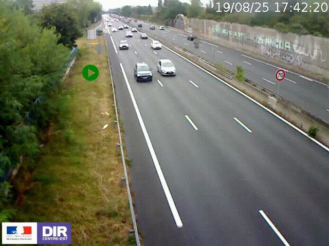 Webcam à Bron sur l'A43 à la jonction avec le boulevard périphérique de Lyon (D383). Vue orientée vers Lyon