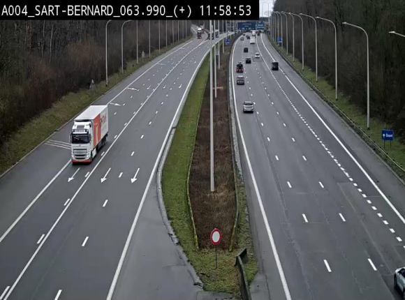 Webcam sur l'E411 à hauteur de la jonction avec la N4 à la sortie de Namur. Vue orientée vers Luxembourg