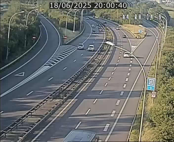 Traffic live webcam Luxembourg Leudelange - A4 - BK 4.9 - direction Luxembourg