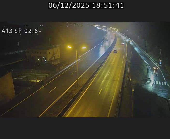 Traffic live webcam Luxembourg Sanem - A13 direction Pétange - BK 2.6