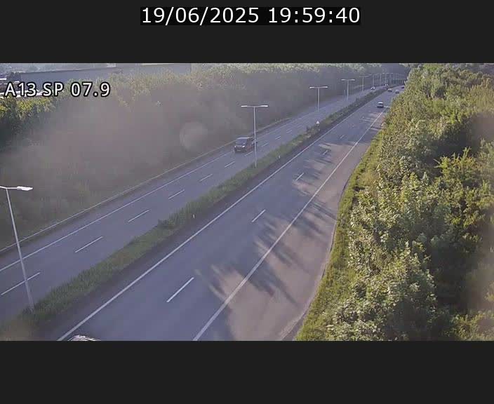 Traffic live webcam Luxembourg Jonction Lankelz - A13 direction Pétange - BK 7.9