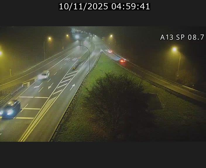 Traffic live webcam Luxembourg Jonction Lankelz - A13 direction Pétange - BK 8.7 