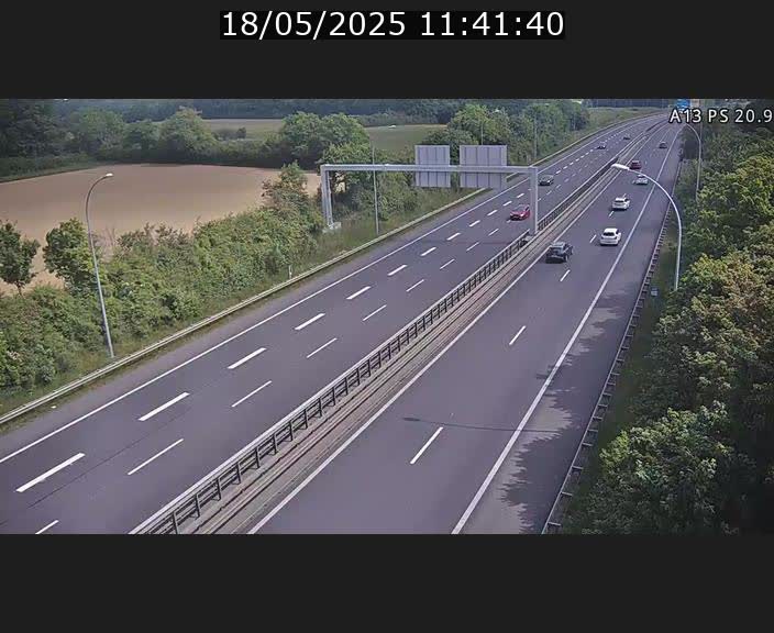 Traffic live webcam Luxembourg Croix de Bettembourg, rond-point d'Hellange - A13 direction Allemagne - BK 20.9