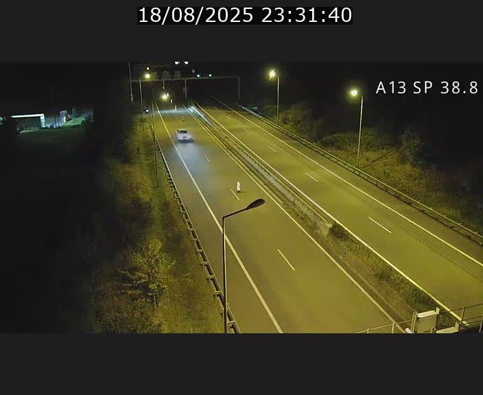 Webcam autoroute A13 à l'entrée ouest du tunnel Markusbierg à Schengen. Vue orientée vers le tunnel et l'Allemagne