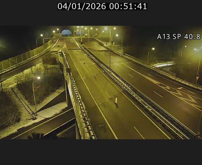 Webcam avec vue sur l'entrée côté allemand du tunnel Markusbierg à Schengen. Vue orientée vers le tunnel et Bettembourg