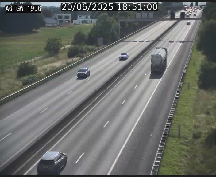 Traffic live webcam Luxembourg - Steinfort - A6 - BK 19.6 - direction Belgique