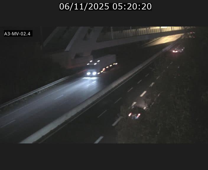 Webcam autoroute de la France (A3) au Luxembourg à Fentange, à proximité de la Croix de Gasperich. Vue orientée vers la Cloche d'Or
