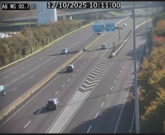 Traffic live webcam Luxembourg Croix de Cessange - A6 - BK 0.7 - direction A3 France
