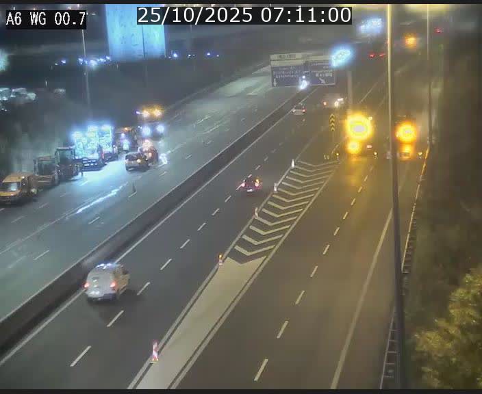 Traffic live webcam Luxembourg Croix de Cessange - A6 - BK 0.7 - direction A3 France