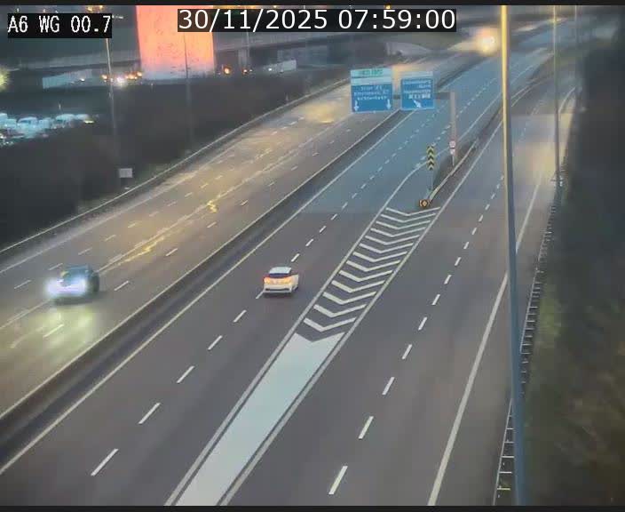 Traffic live webcam Luxembourg Croix de Cessange - A6 - BK 0.7 - direction A3 France