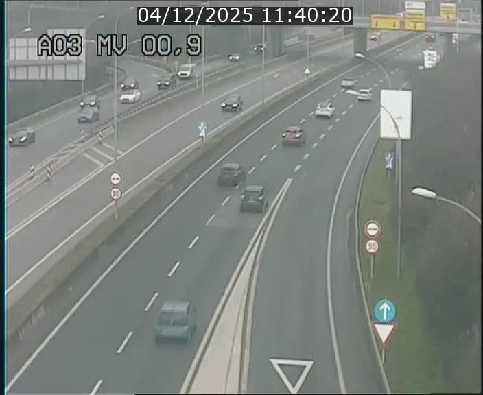 Traffic live webcam Luxembourg Croix de Gasperich - A3 - BK 0.4 - direction Luxembourg