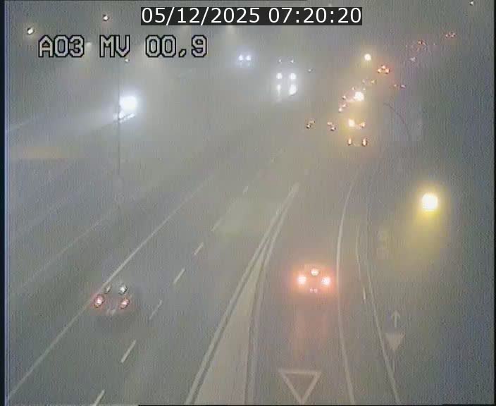 Traffic live webcam Luxembourg Croix de Gasperich - A3 - BK 0.4 - direction Luxembourg