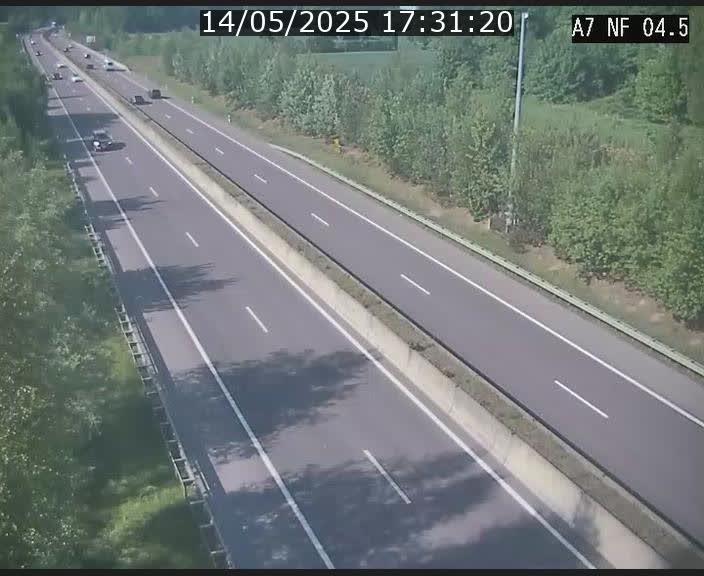 Caméra autoroute Luxembourg A7 - Passage à gibier Rëngelbour - direction Tunnel Grouft