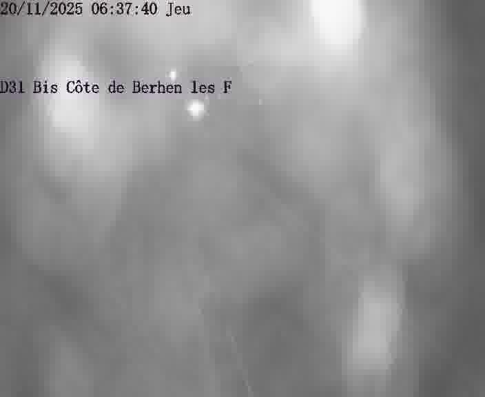 Webcam de surveillance sur D31bis (France) à Behren-lès-Forbach, cadrée vers Sarreguemines, proposant une information routière utile aux déplacements quotidiens.