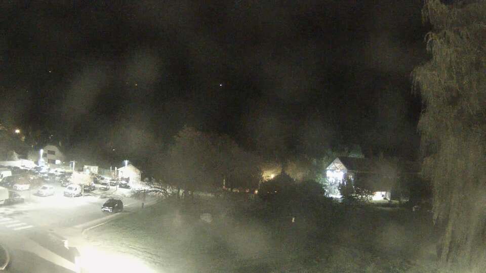 Webcam au niveau de la mairie du village du Bourg d'Oisans, aux pieds de l'Alpe d'Huez et aux portes du parc des Écrins