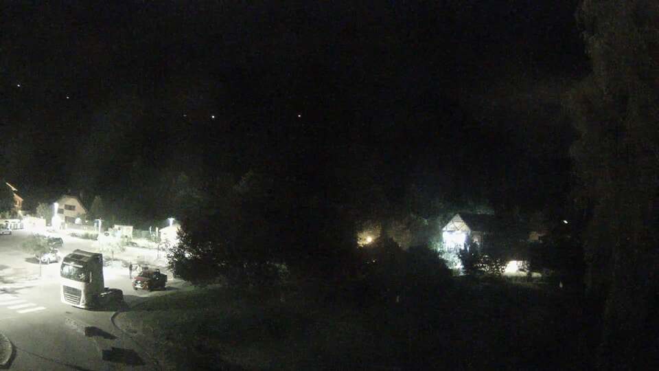 Webcam au niveau de la mairie du village du Bourg d'Oisans, aux pieds de l'Alpe d'Huez et aux portes du parc des Écrins